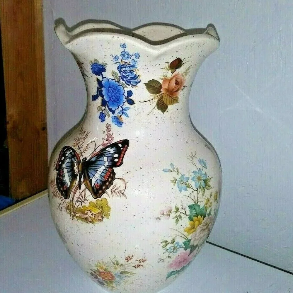 Vintage gorgeous vase